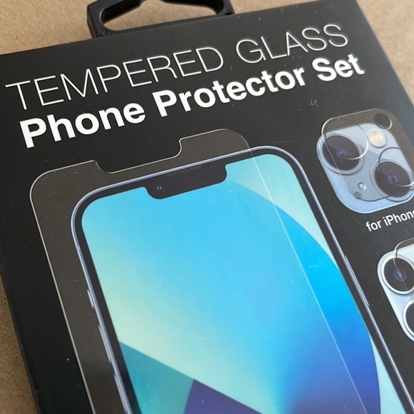 Primo Tempered Glass. iPhone Protector Set. - Picture 4 of 4